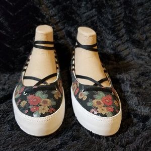 chuck taylor all star rina